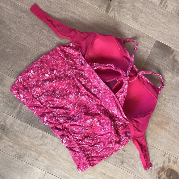 Pink tank top with built-in bra - Picture 3 of 5